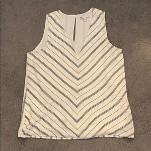 Cute Sleeveless V-Neck Top